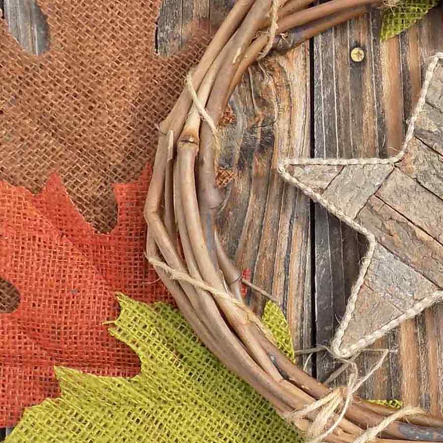 detail wreath and star